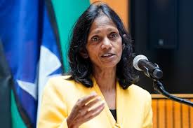 Macquarie CEO Wikramanayake to Retire, Greg Ward to Succeed Her - Bloomberg.com