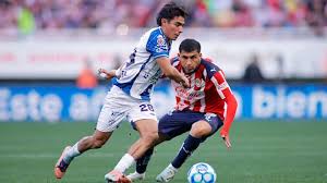 ¿Tiene opciones Chivas en el mediano plazo por Elías Montiel?
