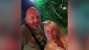 'I just cried my eyes out' - passengers describe Tunisia flight ordeal — BBC