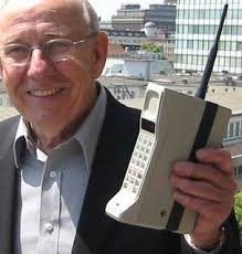 Von Chicago aus rief <b>Bob Barnett</b>, President von Ameritech Mobile <b>...</b> - 1223978285