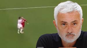 Arda Güler, Barcelona taraftarına sinir krizi geçirtti! Jose Mourinho sahip çıktı, Madrid'de gündem 'dirsek' pozisyonu... — Fanatik