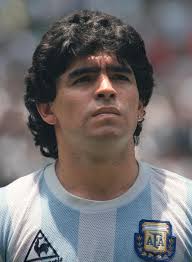 Diego Maradonna, ein ehemaliger argentinischer Fußballspieler, der auch trainer der argentinischen Fußballnationalmannschaft war. - maradona-diego