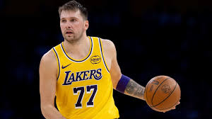 Luka Doncic vai jogar os playoffs entre Los Angeles Lakers e Oklahoma City Thunder?