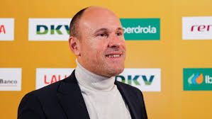 Mateu Lahoz, 49 años: 