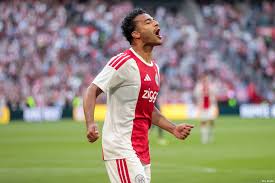 Wijndal en Amrabat starten in de basis tegen NEC; Adingra en Bissouma kunnen debuut maken