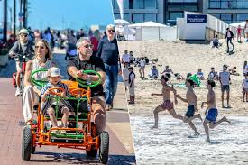 Dagjestoeristen trekken met mooi weer massaal naar zee: Plopsaland opent alle parkings, beachbars doen gouden zaken