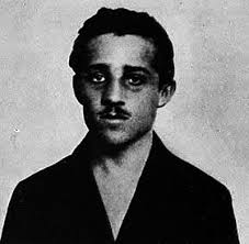 (1914, Sarajevo (Bosnia-Herzegovina): Gavrilo Princip, un joven integrante del grupo terrorista La Mano Negra, asesina a balazos al archiduque de Austria ... - Gavrilo%2520Princip