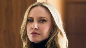 Fashion Designer Stephany Hollihan Dies in Helicopter Crash in Kenya