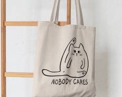 various cat tote bags with different designsの画像