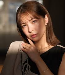 「グラビアをしながら大学受験勉強」朝ドラ俳優・寺本莉緒が難関中高一貫校から芸能界に入るためにやってきたこと（FRaU）