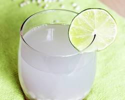 Imagine cu glass of barley water.