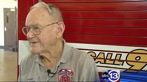 League City volunteer firefighter Arthur Hewitt, 92, passes away | abc13.com - 8407052_600x338