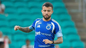 Matheus Henrique, do Cruzeiro, critica árbitro de jogo contra o Bahia e faz revelação