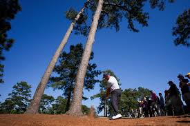 Mike Weir Struggles at Masters, Gary Roberts Joins Team