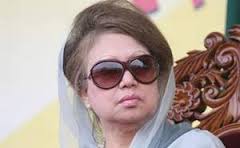 The opposition chief talked with Mahmudur&#39;s mother and Amar Desh&#39;s Publication Division&#39;s Acting Chairman Mahmuda Begum and his wife Firoza Khan and ... - Khaleda