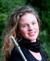 Ze speelde daarbij ook in het Symphonie-orkest onder leiding van Roelof Klaassen. Vanaf haar 16e krijgt ze les van Jeroen Bron, docent - image