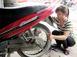 Kết quả hình ảnh cho vá săm xe máy