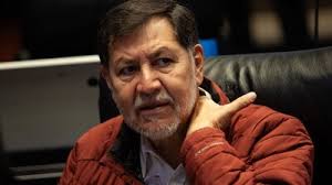 Noroña hace ‘berrinche’ en entrevista por preguntas de viajes y ‘mansión’: ‘No tiene sentido la plática’