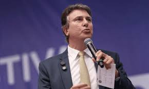 Ministro da Educação faz pronunciamento em rede nacional neste domingo (8)
