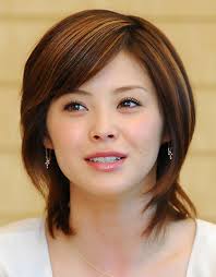 写真 18歳で初スキャンダル、27歳で結婚→芸能界から姿を消したが…松浦亜弥（39）に高まる“完全復活”の期待感《4年ぶりのCM出演》