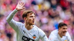 El golazo de Lucas Beltrán en la derrota del Valencia ante el Atlético de Madrid por La Liga de España