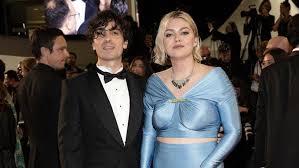 La chanteuse Louane dévoile les photos de son mariage si romantique à Pertuis, dans le Vaucluse, avec Florian Rossi