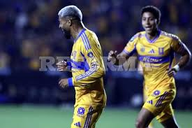 Doblete del 'Búfalo', Tigres golea y avanza a Octavos
