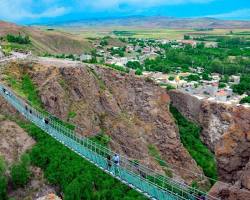 Image of پل معلق شیشه ای هیر