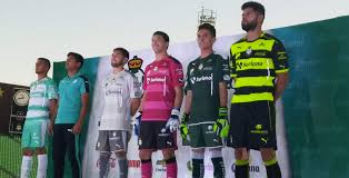 Resultado de imagen para uniformes liga mx 2017