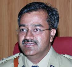 He is none other than Seemant Kumar Singh! seemanth_1. In a major reshuffle, Karnataka government has ordered transfer of several IPS officers including Mr ... - seemanth_1