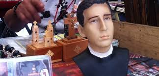 Migrantes en Tijuana tienen nuevo Santo: Toribio. A Toribio Romo algunos le consideran &quot;El santo pollero&quot;. Migrantes en Tijuana tienen nuevo Santo: Toribio - news_thumb_41615_630