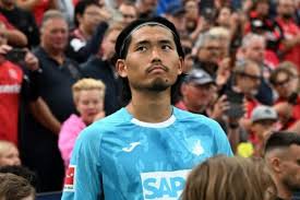 長期離脱から復帰へ前進…日本代表DF町田浩樹、チームトレーニングの一部に参加（サッカーキング）