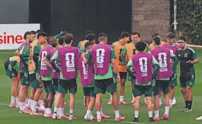 Javier Aguirre nos hizo entender que estamos en la cancha peleando por un hermano: Israel Reyes