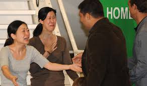 Résultat de recherche d'images pour "Euna Lee and Laura Ling"