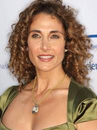 Als Kommissarin Stella Bonasera begeistert Melina Kanakaredes die CSI: New ...