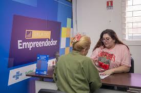 Salas do Empreendedor de Curitiba ajudam microempreendedores a fazer declaração anual sem agendamento