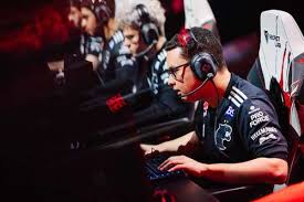 FURIA joga mal e é derrotada pela Lyon em sua estreia no MSI 2026