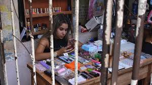 Los emprendedores privados cubanos necesitarán licencias individuales para recuperar fondos retenidos en bancos de Estados Unidos