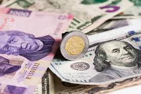 Peso arranca con apreciación; cotiza en 17.27 por dólar