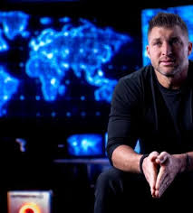Tim Tebow warns online predators finding ‘evil’ ways to reach kids through smartphones