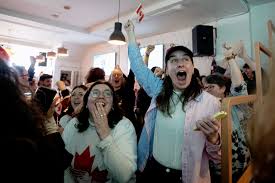 冬奧加國女子冰球惜敗美國 學生停課助威 總理酒吧觀戰