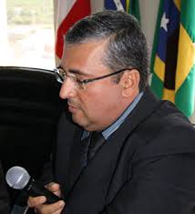 O secretário da Educação de Livramento de Nossa Senhora, Bahia, vereador licenciado Paulo Roberto Lessa Pereira, ... - Paulo-Lessa