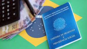 Do emprego formal à era dos aplicativos: como as relações trabalhistas mudaram no Brasil ao longo das décadas