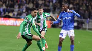 Genk vs. Betis: Empate sin goles en la Europa League al descanso