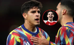 Piero Hincapié: Elogios en Arsenal tras su Debut Estelar en la Premier League