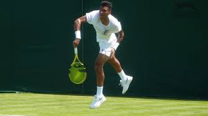 Giovanni Mpetshi Perricard affronte Félix Auger-Aliassime à Stuttgart