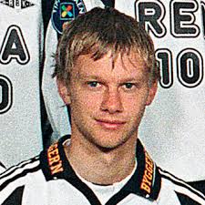 Jarle Steinsland. Født: 10.07.1980. Fødested: Tysvær. Land: Norge. 5 offisielle kamper for RBK. 1 mål for RBK. Jarle Steinsland portrett - JarleSteinsland_portrett