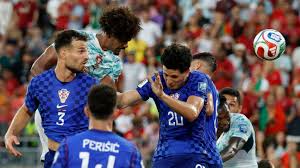 Fifa esclarece polêmica e divulga imagens de toques de jogadores da Croácia e Portugal em gol anulado