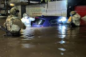 Fuerte lluvia se mete hasta la recámara; deja a vecinos sin colchones, sillones, vehículos…