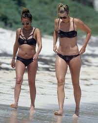 תוצאת תמונה עבור عربيات بالمايوه